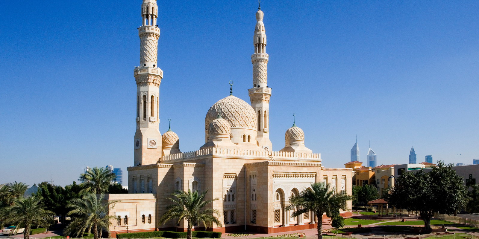 10 Most Beautiful Mosques in the UAE That You Must Visit - IDV